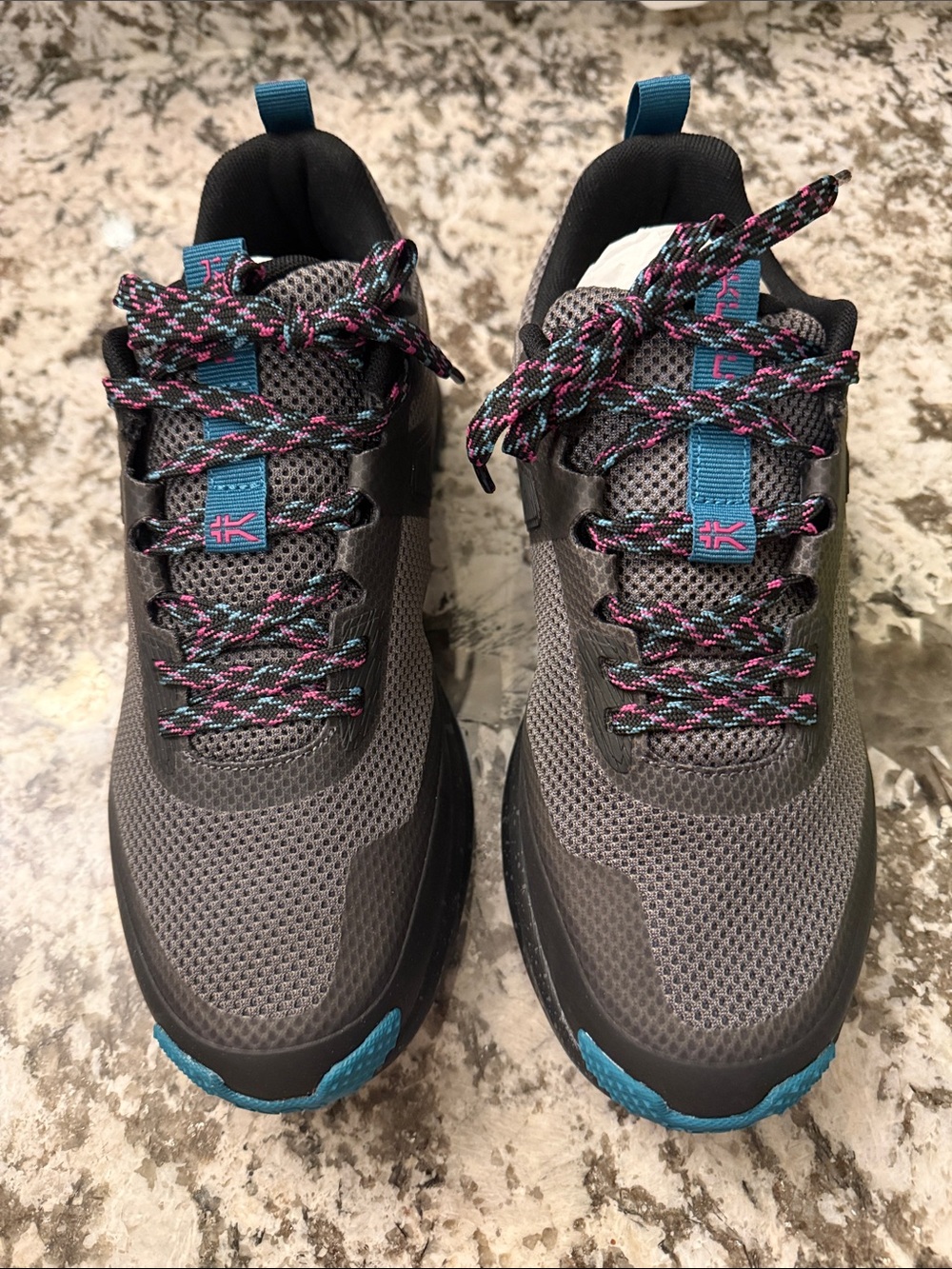 NWT Kuru Atom Trail Women’s 8.5 Jet Black/Dark Teal Trail Shoes - Picture 3 of 6